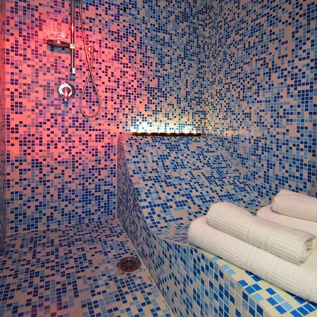 Barbarella نابولي