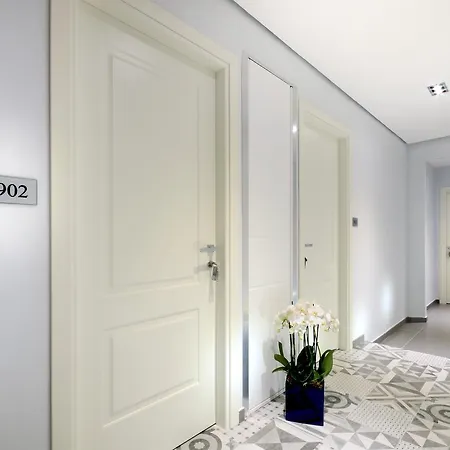 Barbarella نابولي